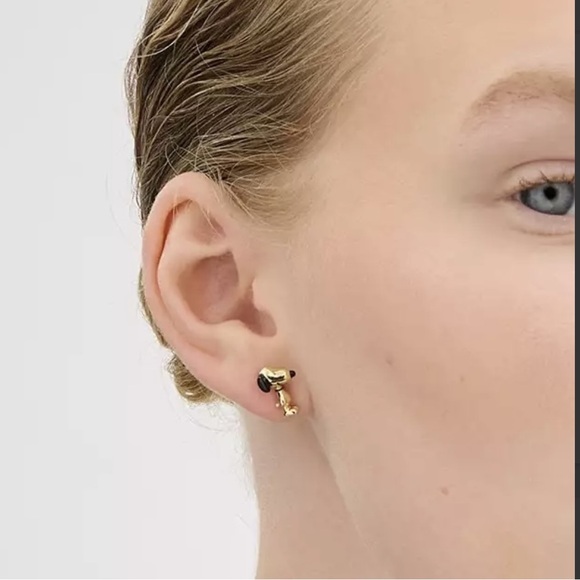 NEW! COACH X PEANUTS Snoopy earrings - Picture 5 of 5